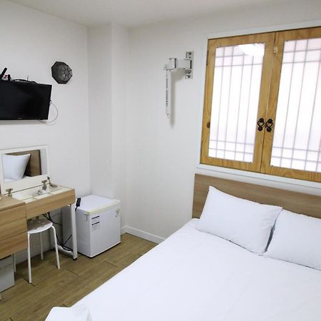 Hotel Golden Park Myeongdong โซล ภายนอก รูปภาพ