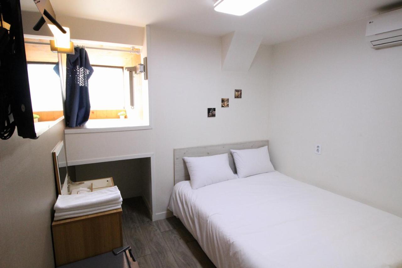 Hotel Golden Park Myeongdong โซล ภายนอก รูปภาพ