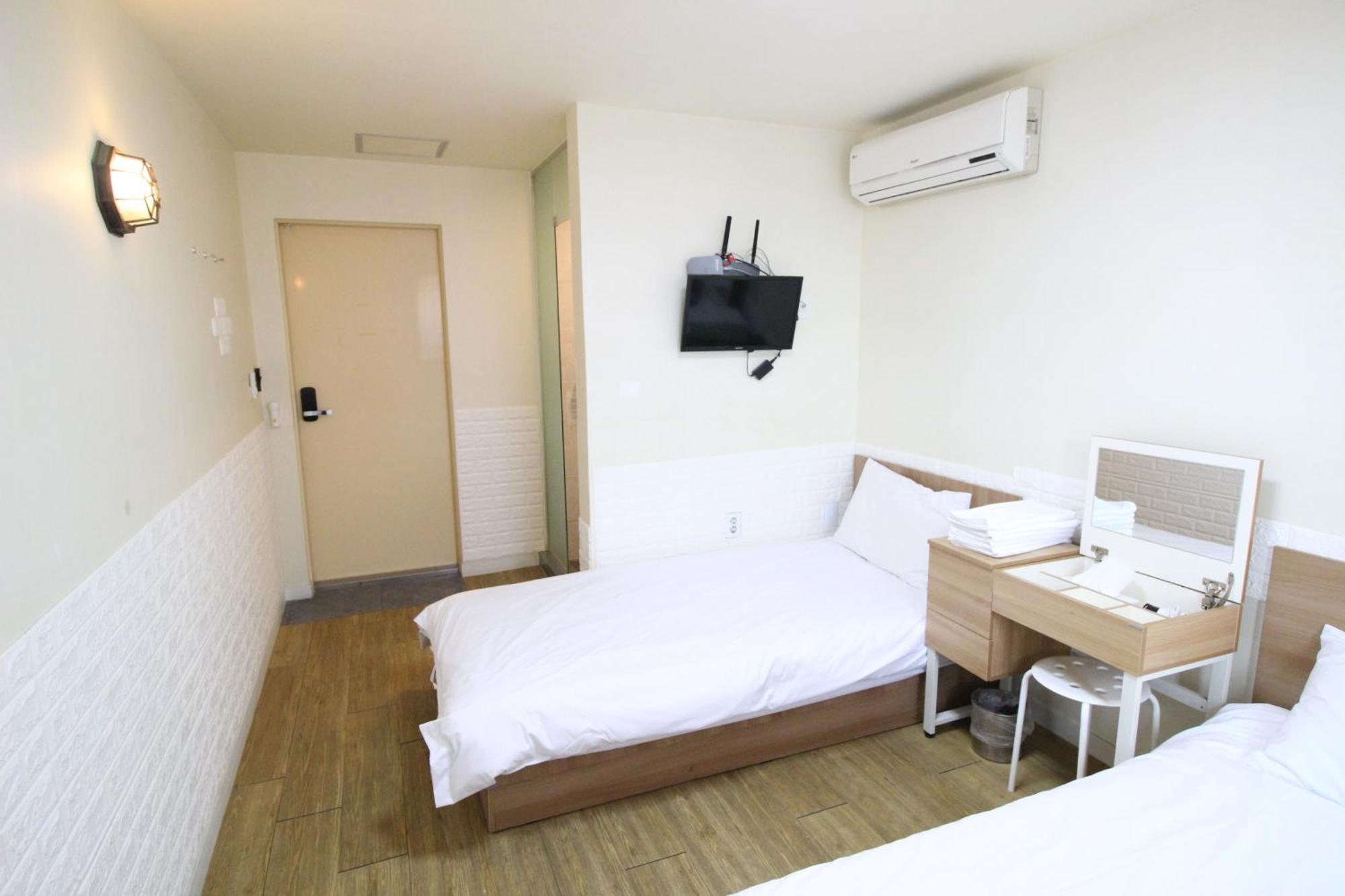 Hotel Golden Park Myeongdong โซล ภายนอก รูปภาพ